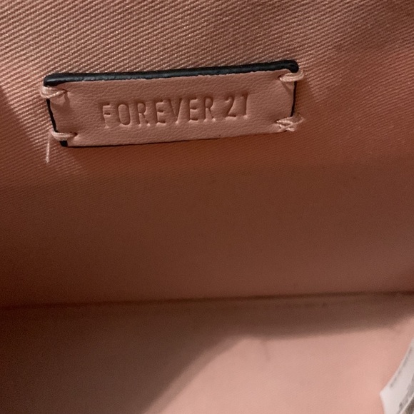 Pink purse - Picture 5 of 6